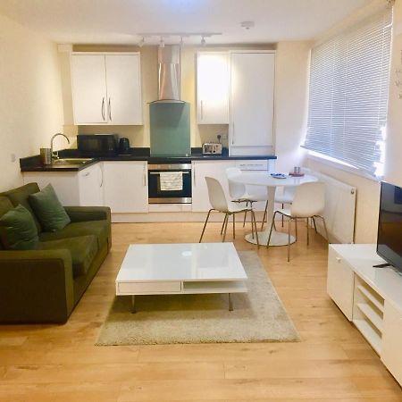 Appartamento Westminster House Slough Esterno foto