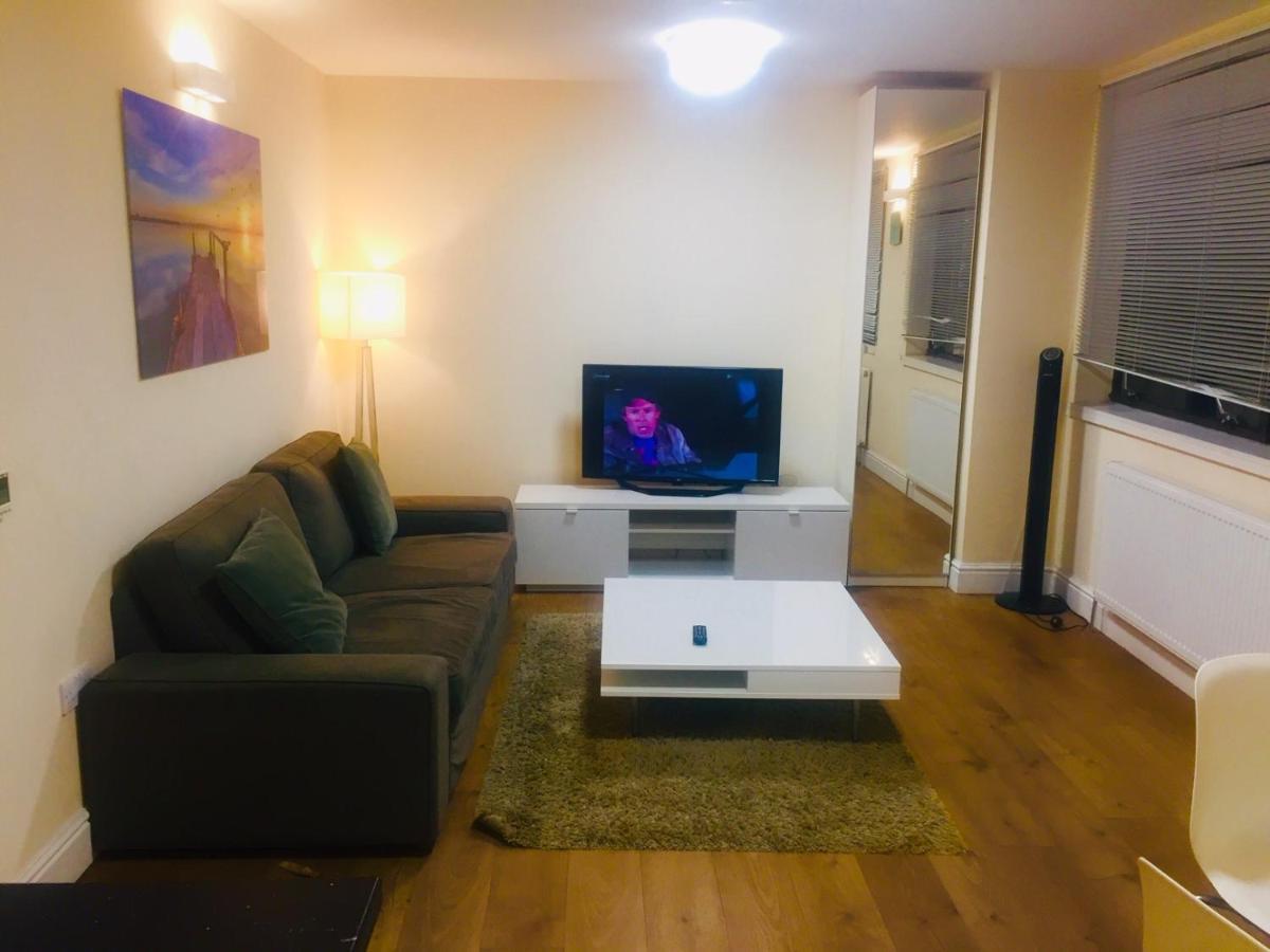 Appartamento Westminster House Slough Esterno foto