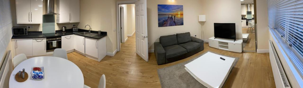 Appartamento Westminster House Slough Esterno foto