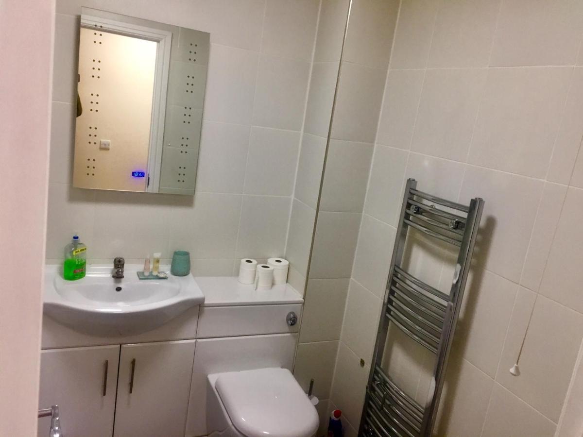 Appartamento Westminster House Slough Esterno foto