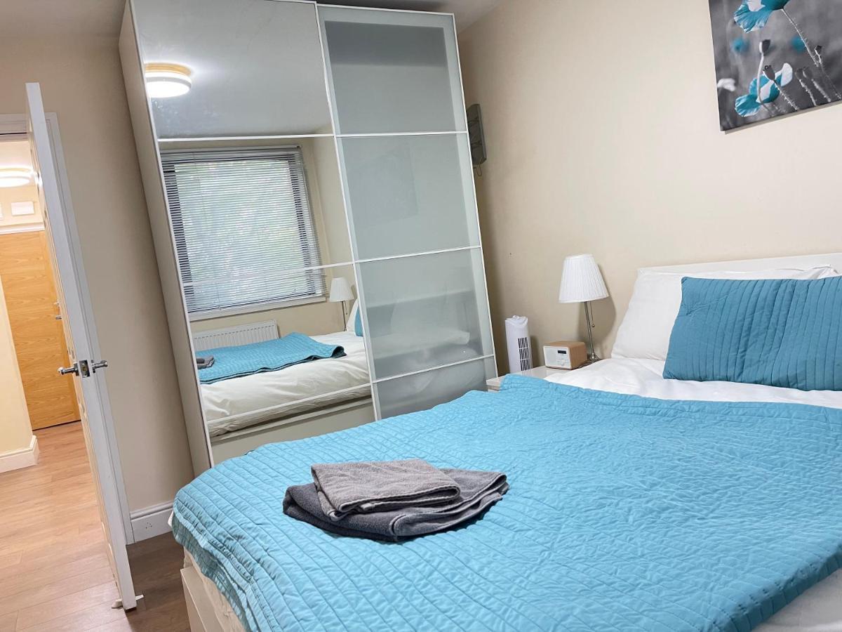 Appartamento Westminster House Slough Esterno foto